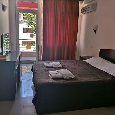 Hotel Prestige Костинещи Екстериор снимка